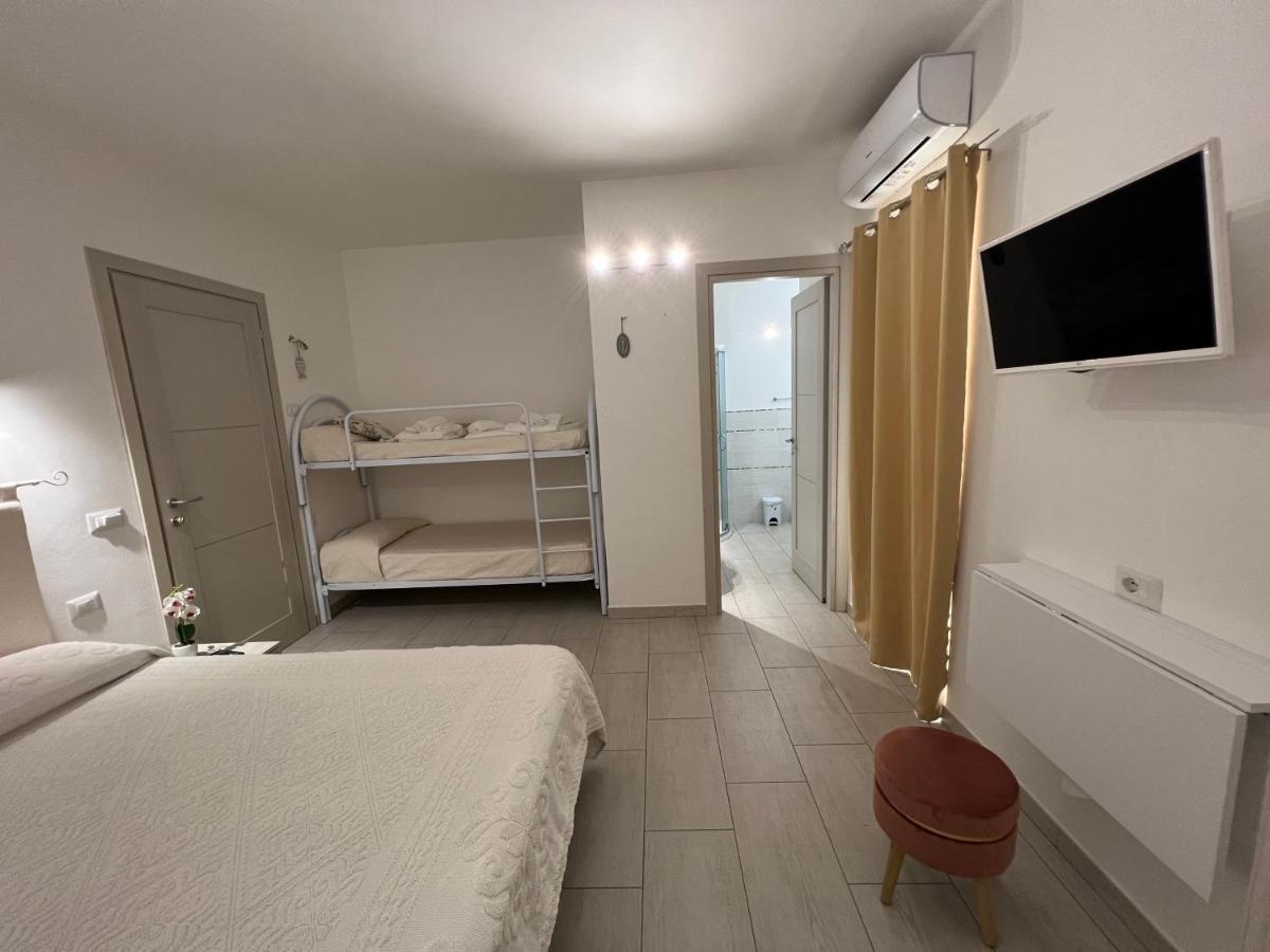 Al Mare Da Francesca Hotel Олбия Екстериор снимка