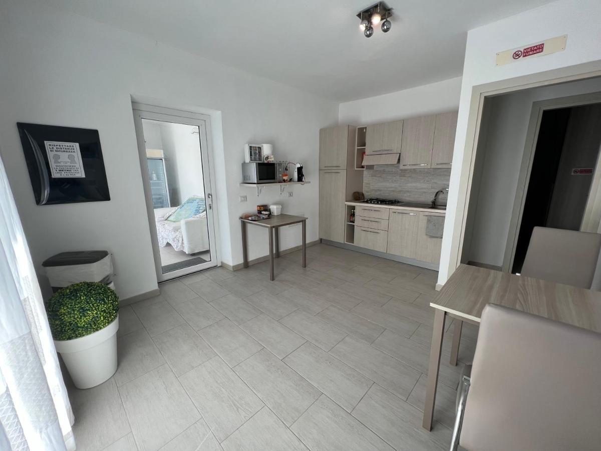 Al Mare Da Francesca Hotel Олбия Екстериор снимка