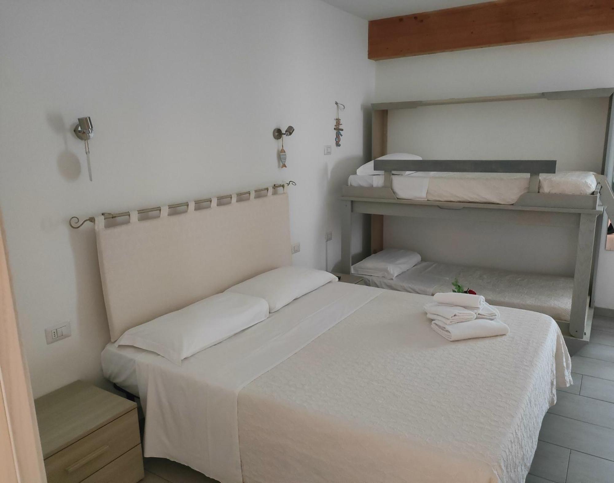 Al Mare Da Francesca Hotel Олбия Екстериор снимка