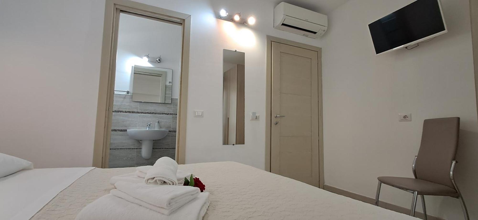 Al Mare Da Francesca Hotel Олбия Екстериор снимка