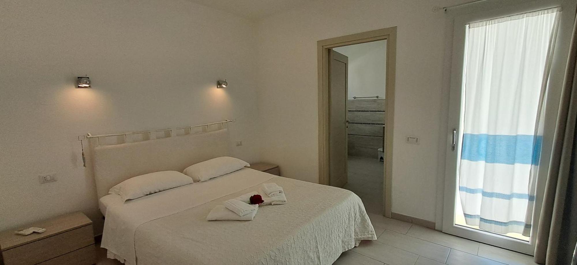 Al Mare Da Francesca Hotel Олбия Екстериор снимка