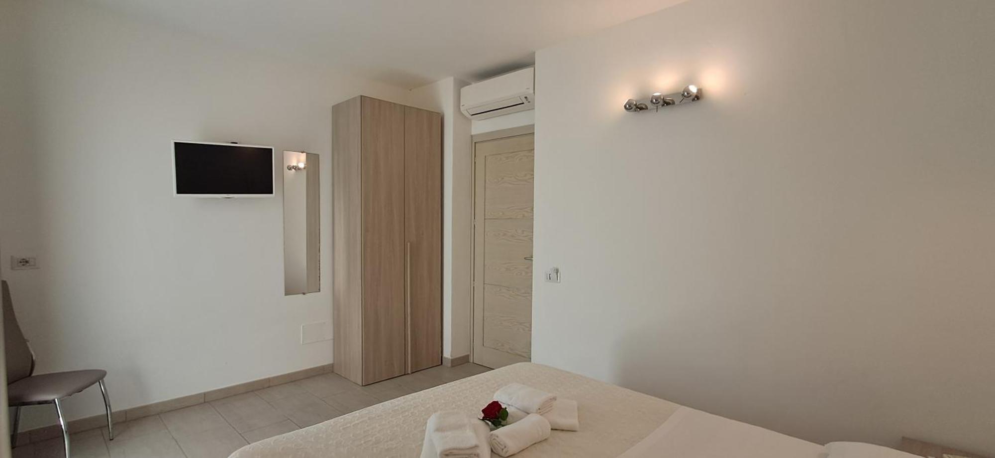 Al Mare Da Francesca Hotel Олбия Екстериор снимка