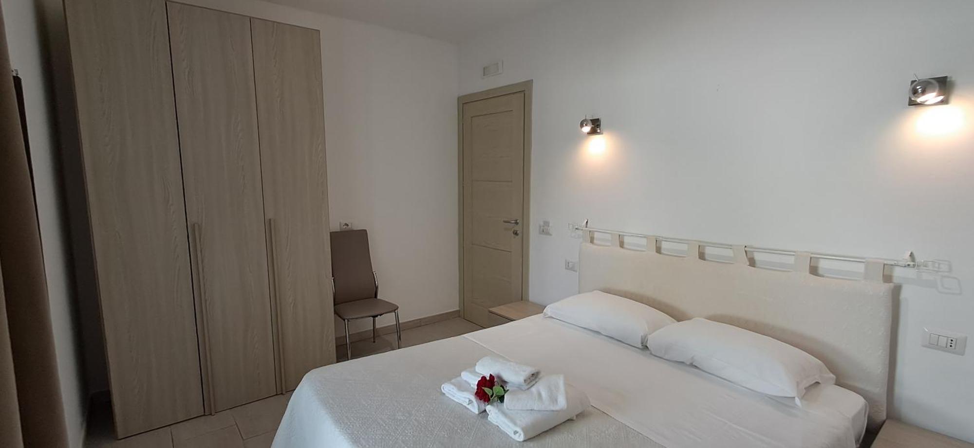 Al Mare Da Francesca Hotel Олбия Екстериор снимка