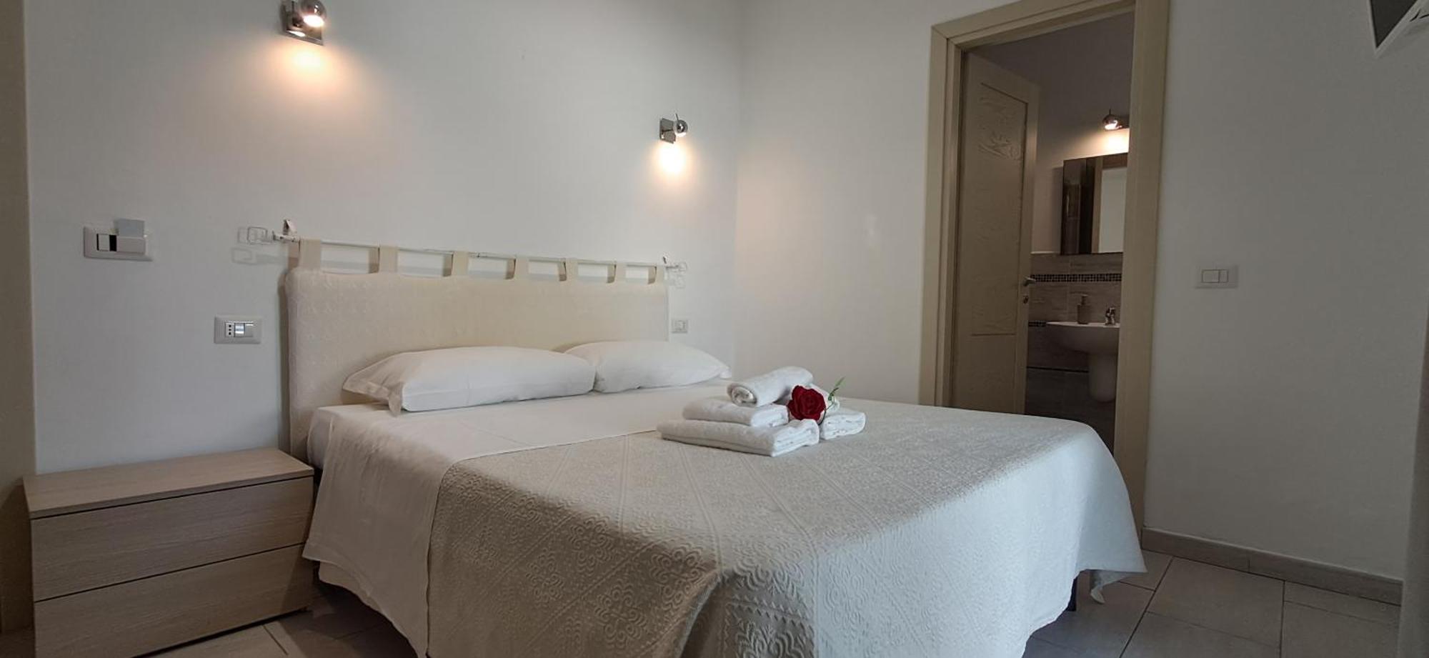 Al Mare Da Francesca Hotel Олбия Екстериор снимка